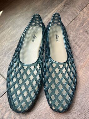 Heva jelly shoes size 8